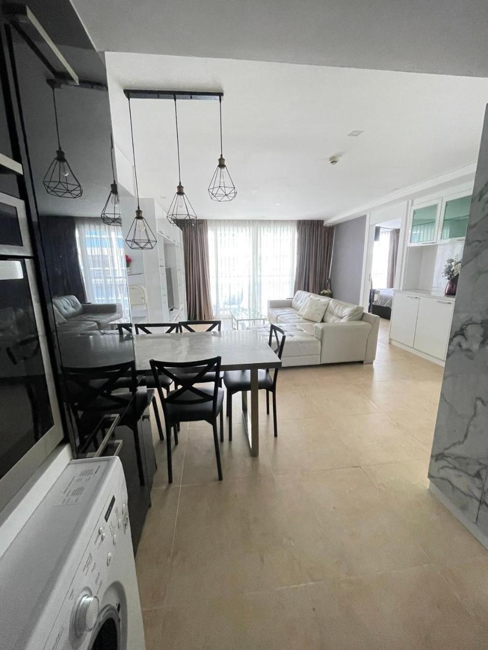 2 Bedrooms Near Pattaya Beach Esterno foto
